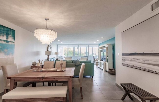 Photo - 1125 W Peppertree Dr Unit 407