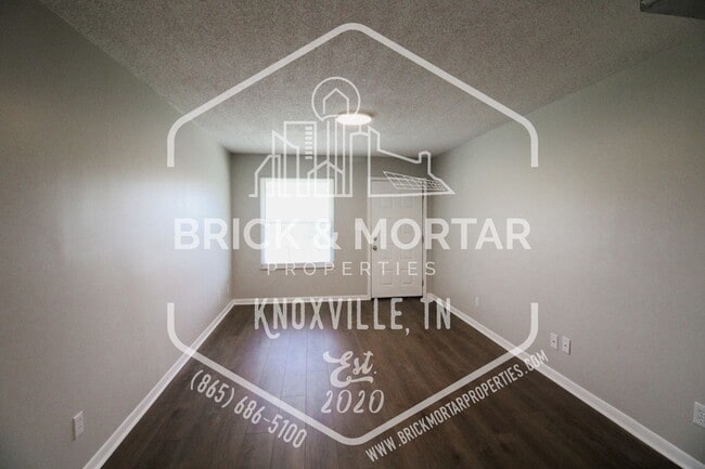 Photo - 1015 Clendenen Rd