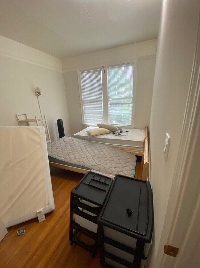 Photo - 1810 Euclid Unit 22