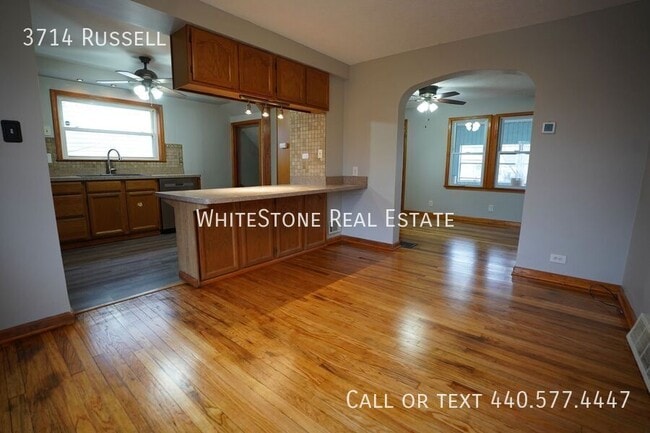 Photo - 3714 Russell-