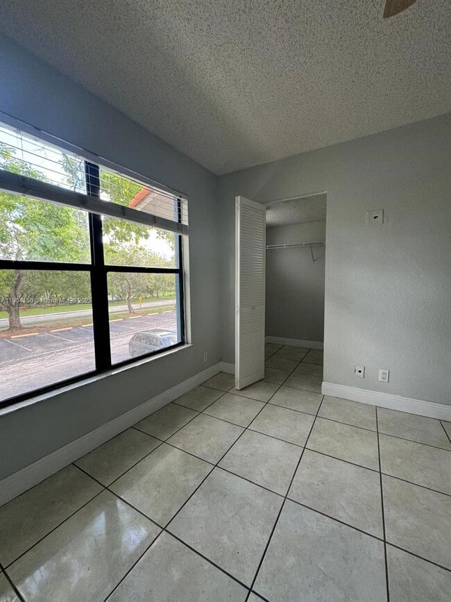 Photo - 1720 Windorah Way Unit H