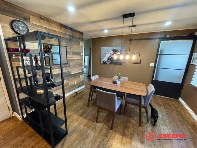 Photo - Cozy Home near Bakersfield College!