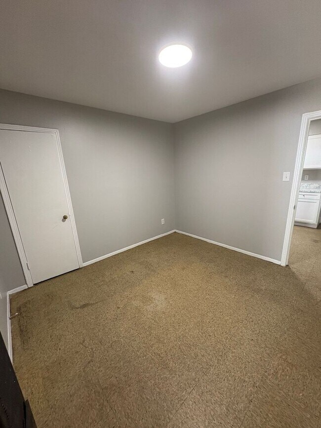 Photo - Charming 2 bedroom 1 bath duplex - Open To Section 8