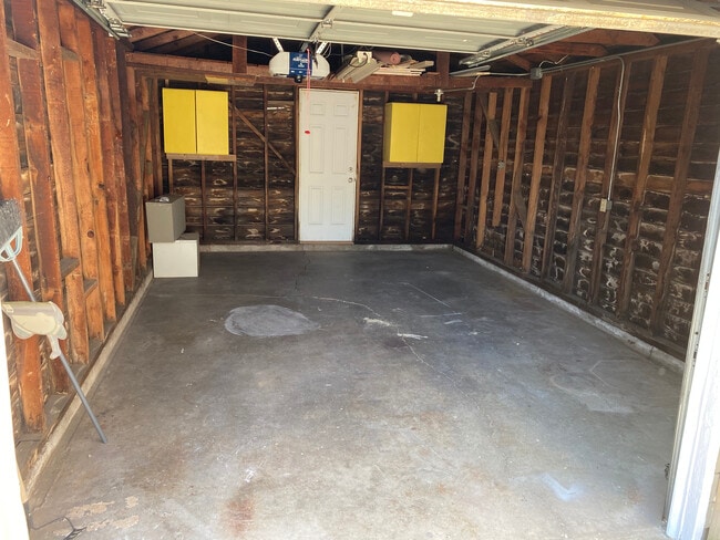 garage - 1713 1/2 V St