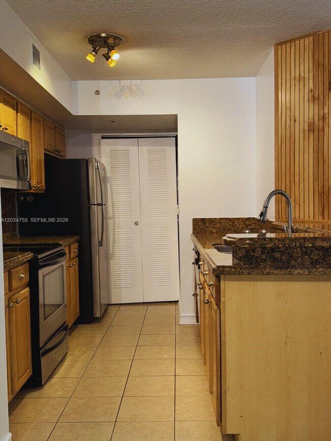 Photo - 460 S Park Rd Unit 6-103