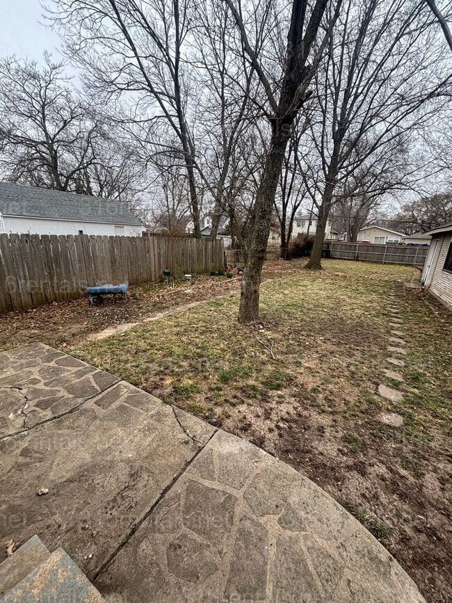 Photo - Two bed, Two Bath, fully fenced backyard rental available now!