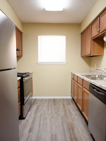 All new appliances, sinks, counter-tops, & more! - Parkside Apartments of Texarkana