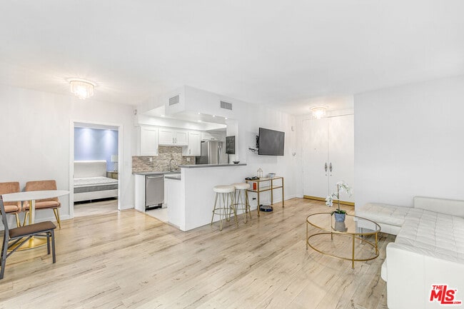 Photo - 1131 Alta Loma Rd Unit 306