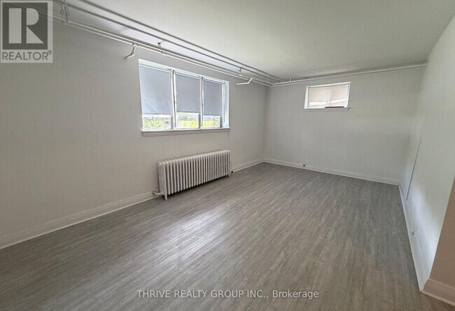 Photo - 50 Ridout St S Unit 35