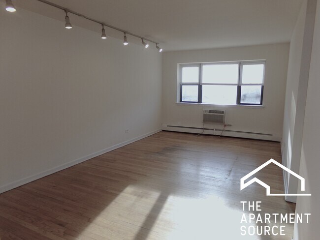 Photo - 6006 N Kenmore Ave Unit 307