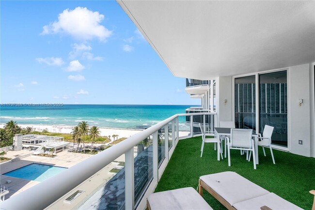 Photo - 4779 Collins Ave Unidad 1008 Rental