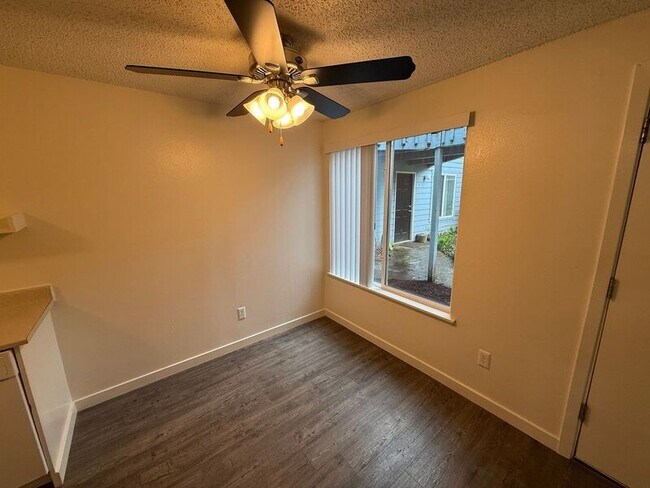 Photo - 421 Senate St NW