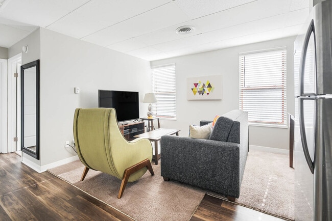 Building Photo - 615 N East St Unit ID1364143P