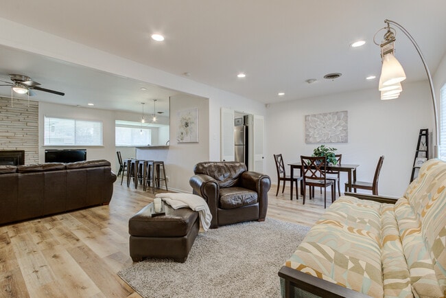 Photo - 502 Downshire Dr