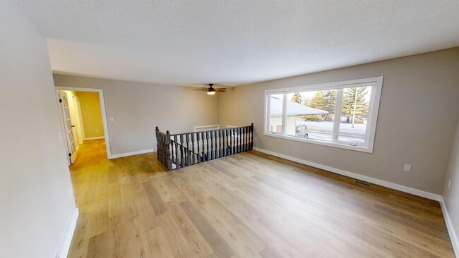 Photo - 9533-9563 63 Ave