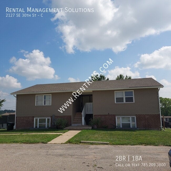 Building Photo - 2127 SE 30th St Unit C