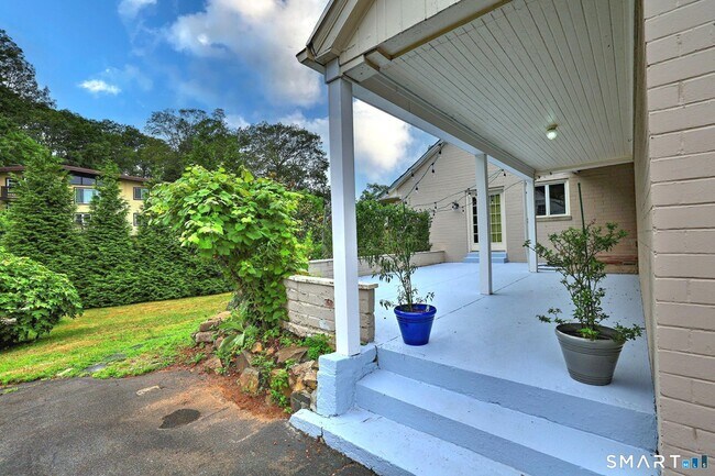 Photo - 90 Edgewood Way