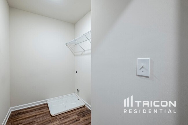 Photo - 1452 Silver Charm Ln