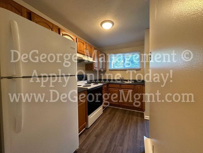 Photo - Woodside Court Apartments