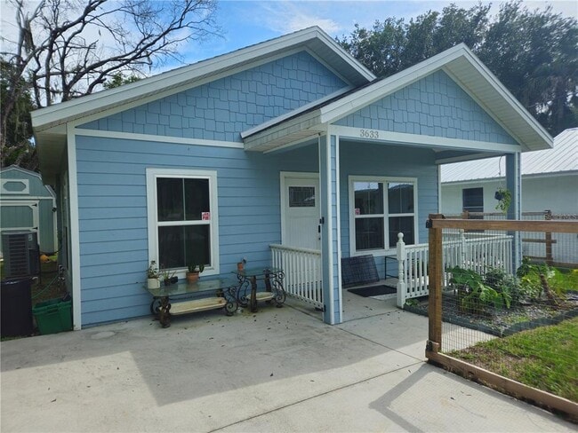 Building Photo - 3633 Main St Rental