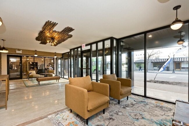 Photo - 5536 N Sheridan Rd