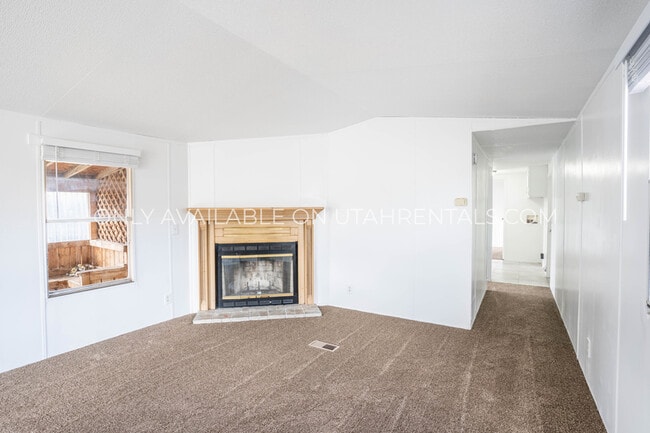 Photo - 440 W Main St