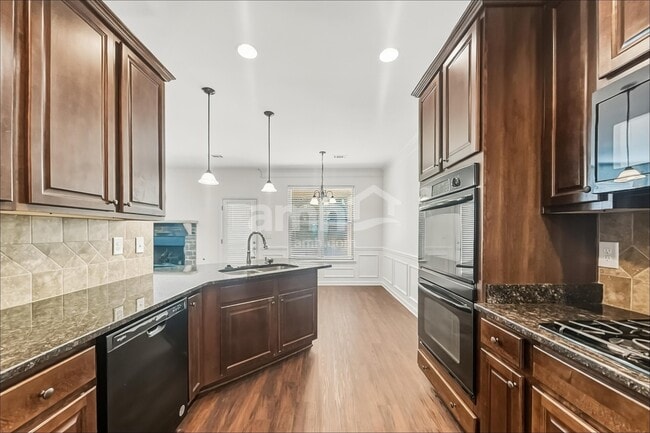 Photo - 272 Oak Branch Dr