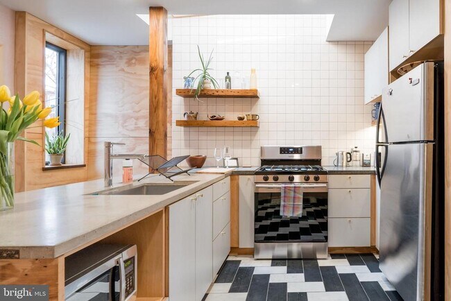 Photo - 1912 E Cumberland St