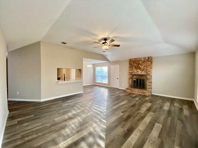 2406 Whitman Way Dr
