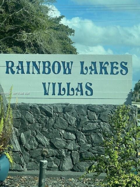 Building Photo - 1701 NW 92nd Ave