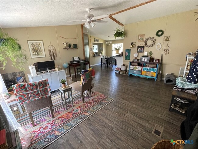 Photo - 627 Buck Trail