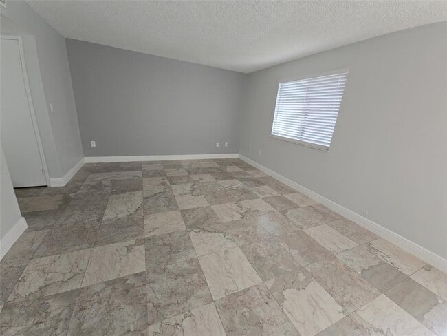 Photo - 8414 Coral Lake Way