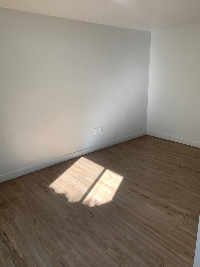 Photo - 404 E 5600 S Unit 104