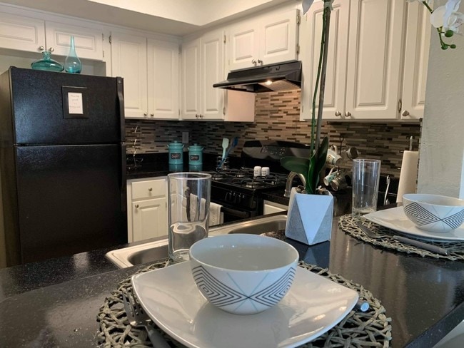 1 habitación, 1 baño - 600 pies cuadrados - Cocina - Crescent Lane