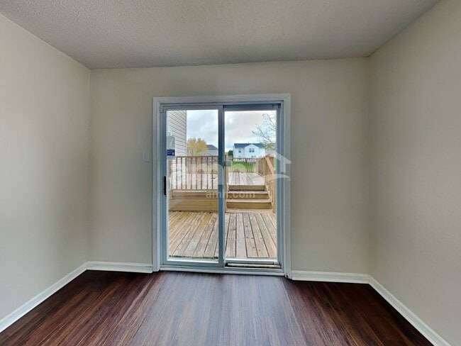 Photo - 10167 Hatherley Way