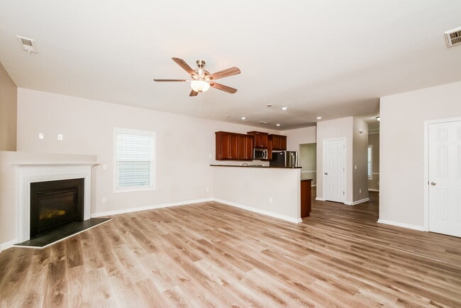 Photo - 3712 Madeline Way