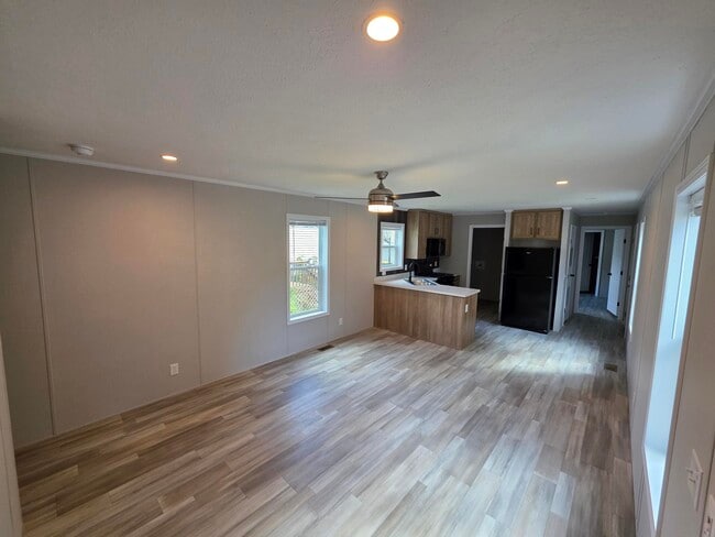 Photo - 92 Thomas Ln