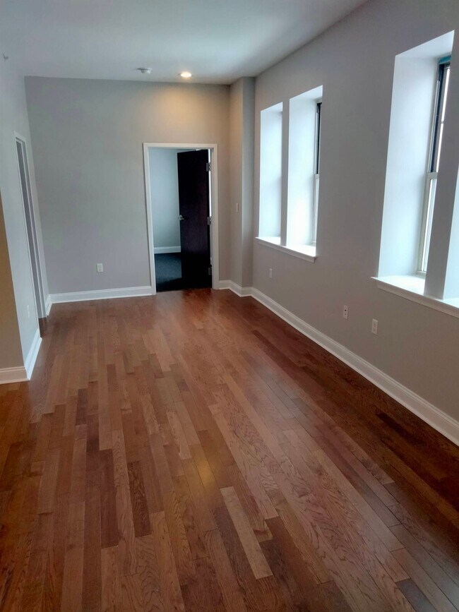 Photo - 210 Farmington Ave Unit 215