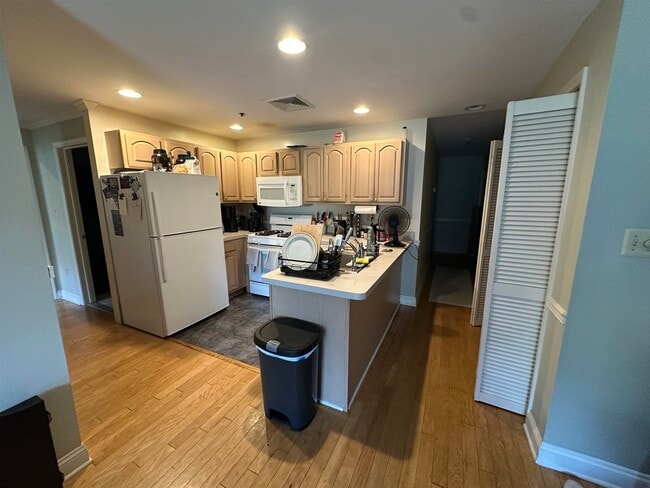 Photo - 711 Clinton St Unidad 4F Rental