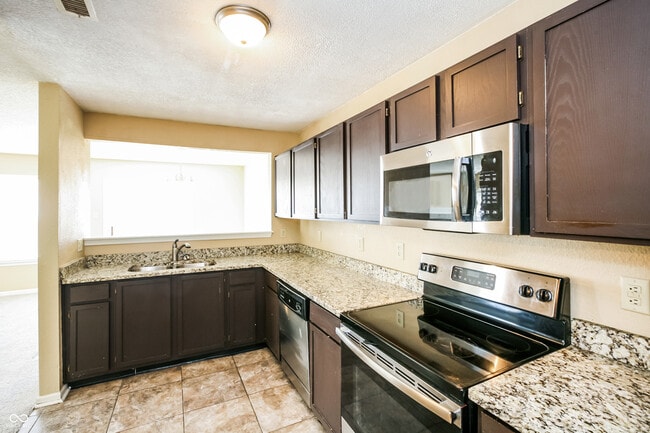 Photo - 6625 Kinnerton Dr