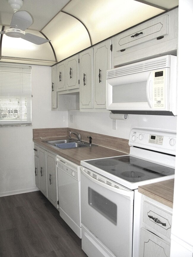 Photo - 1162 Circle Dr