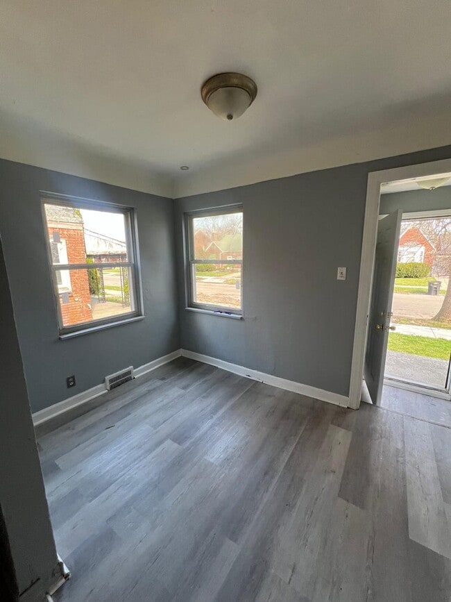 Photo - 10141 Roxbury St