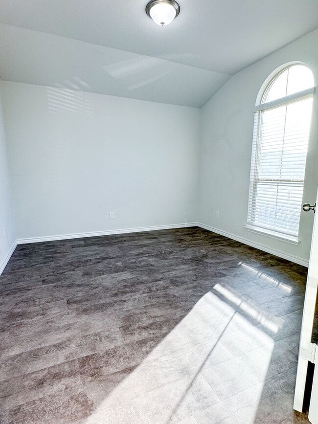 Photo - Stunning Home in Belton- Three Creeks!