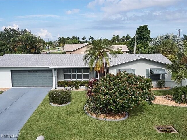 Building Photo - 4240 SE 3rd Ave