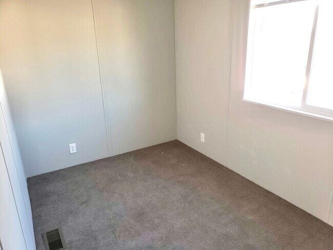 Photo - 421 N 200 W St