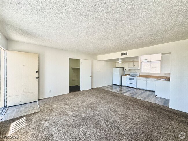 Building Photo - 922 N 1st St Unit D Rental