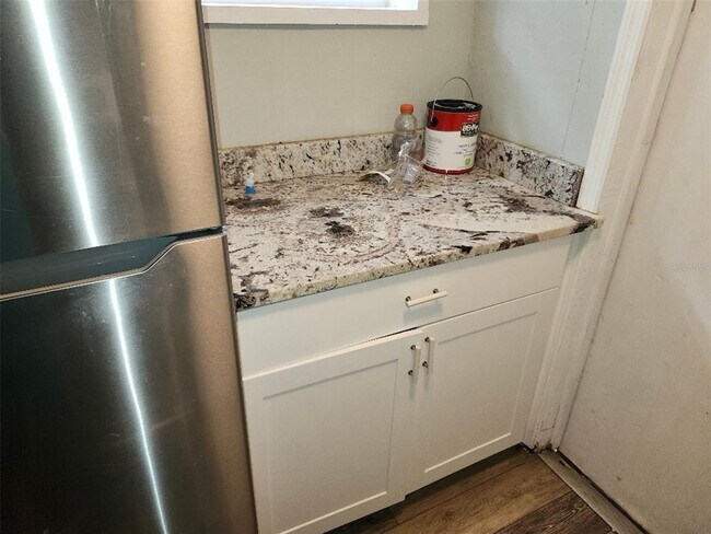Photo - 1426 10th St W