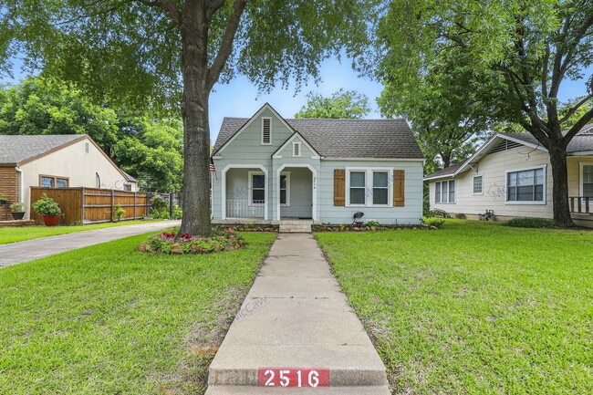 Building Photo - 2516 Primrose Ave