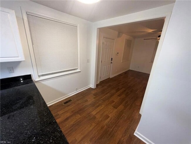 Photo - 3420 Scott St