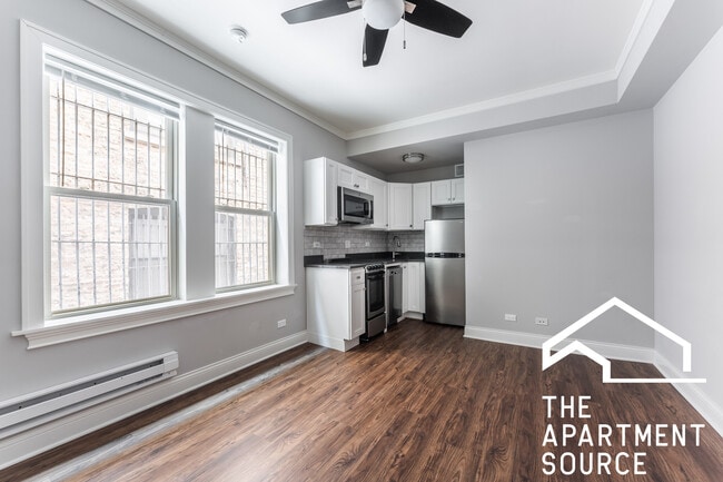 Building Photo - 640 W Wrightwood Ave Unit 106